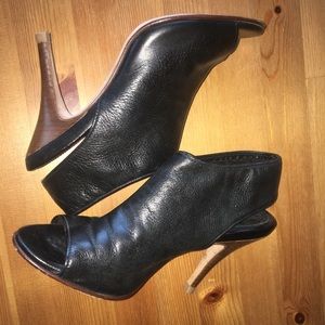 Cole Haan Black Leather Air Nike Peep Toe